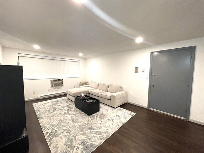 Building Photo - 1325 Worcester Rd