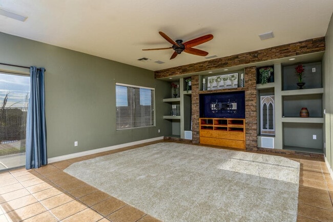 Building Photo - 33808 N Pate Pl