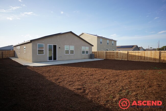 Building Photo - Gorgeous Home with Solar in Southwest Bake...