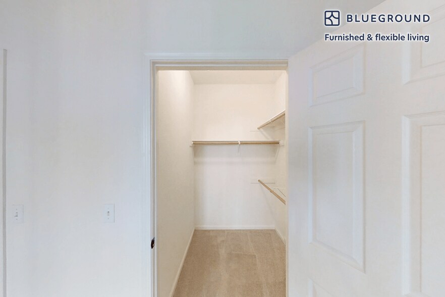 Building Photo - 3200 Rubino Dr