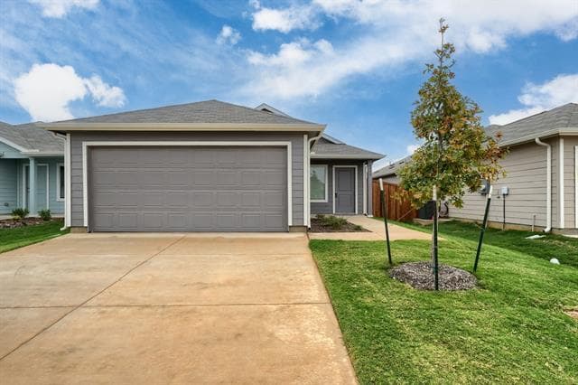 Building Photo - 4040 Equestrian Dr