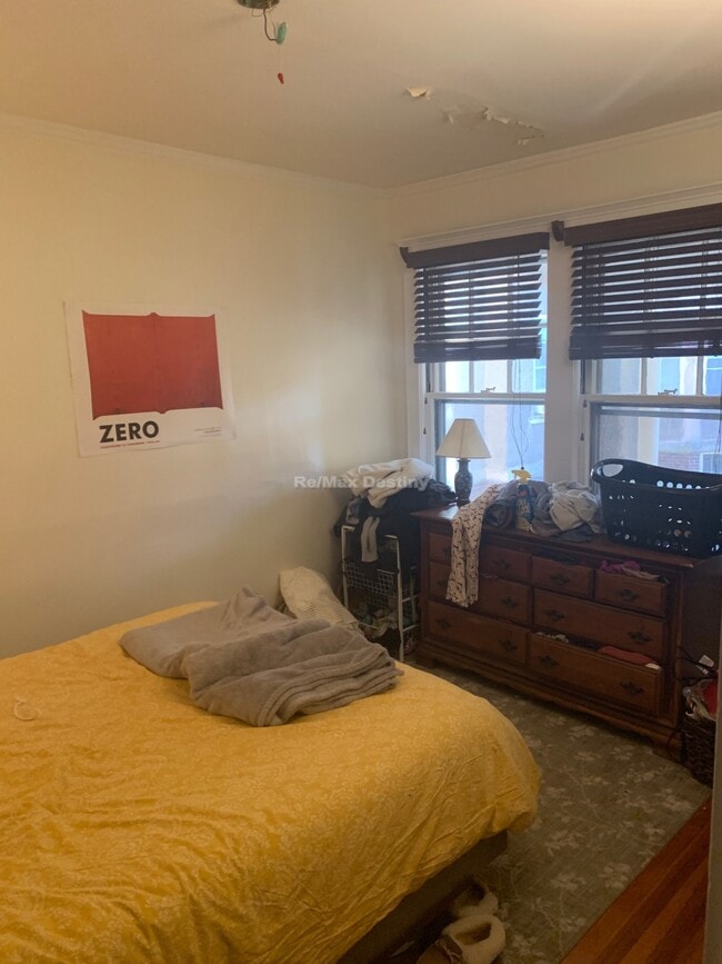 Building Photo - 33 Concord Ave