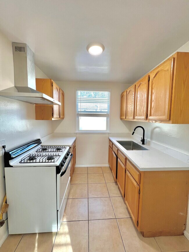Kitchen - 2459 Torrance Blvd