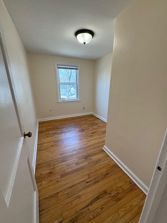 Building Photo - 2215/2217 Hecker Ave