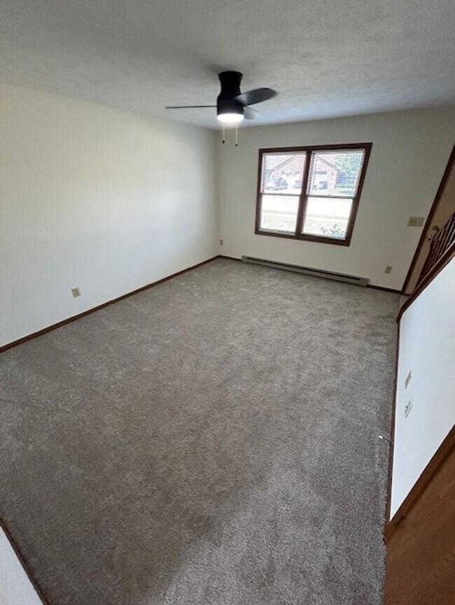 Building Photo - 2-Bedroom Townhome in Troy, OH - Available Now!