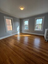 Building Photo - 276 Park Rd