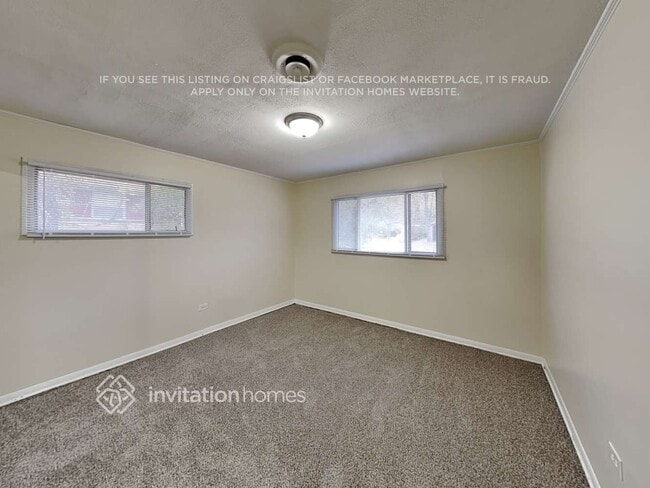 Building Photo - 113 Nashua St