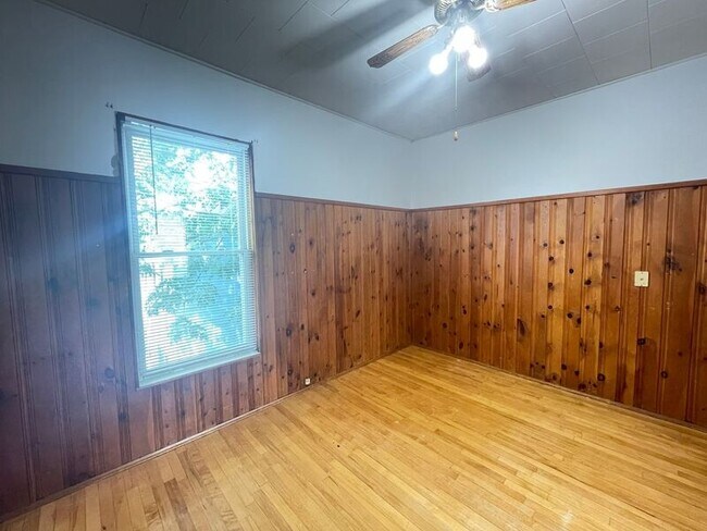 Building Photo - 121 Cypress St