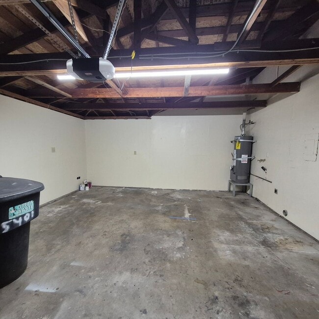 Building Photo - 3332 Jayanne Way