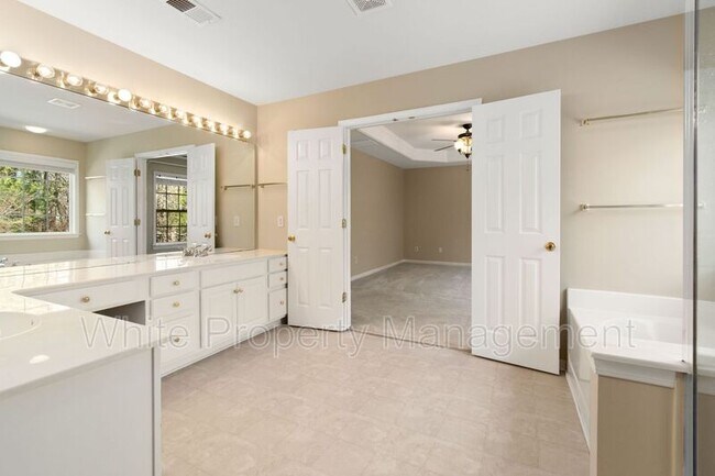 Building Photo - 12507 Provincetowne Dr