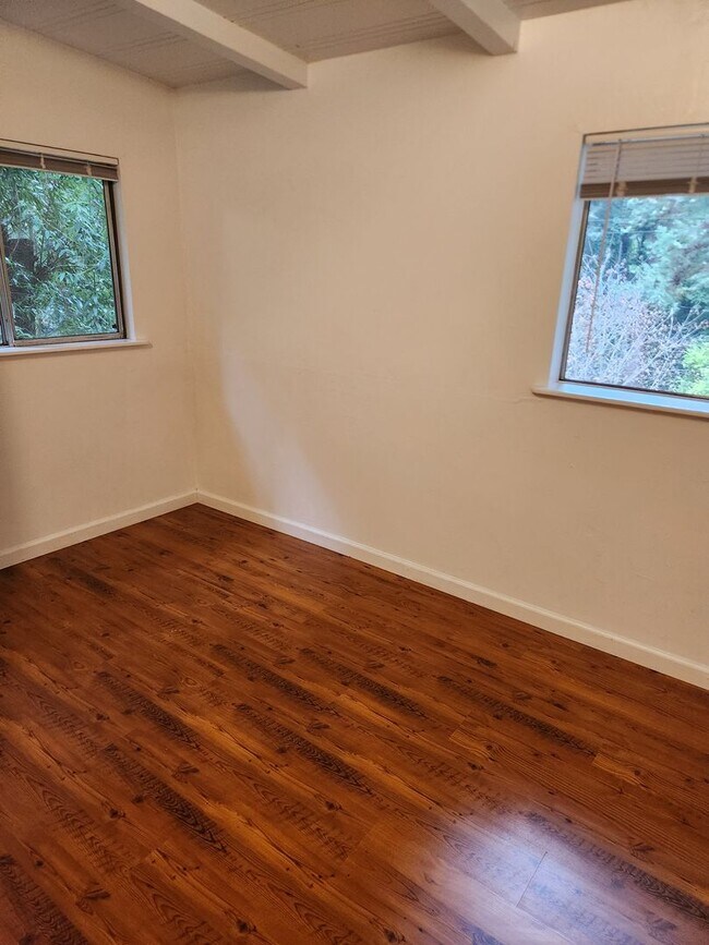 Building Photo - 11075 Dell Ave