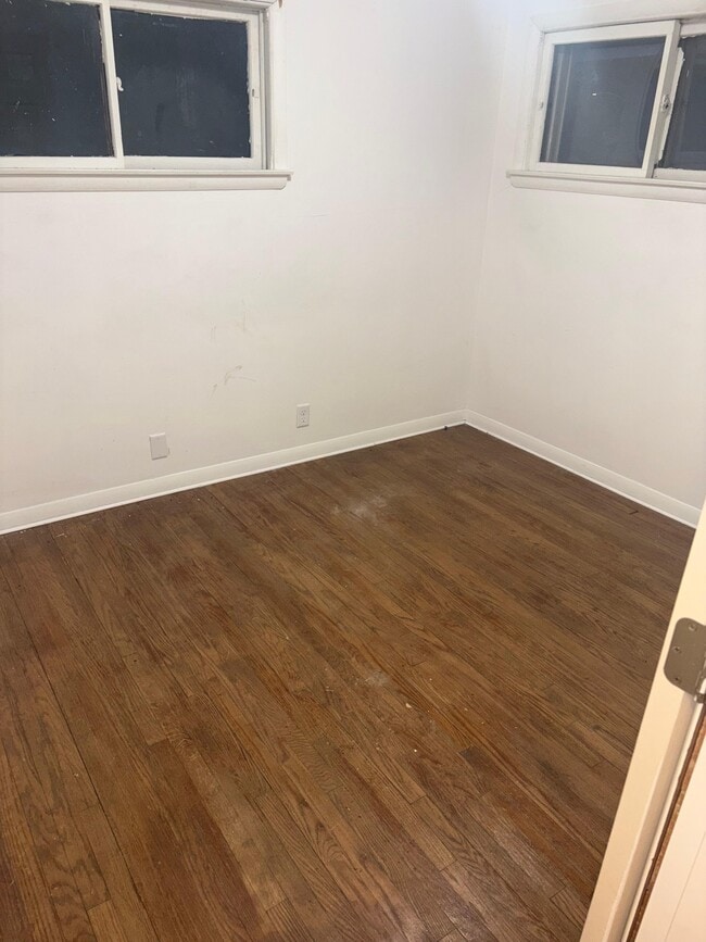 Building Photo - 5754 N 65th St