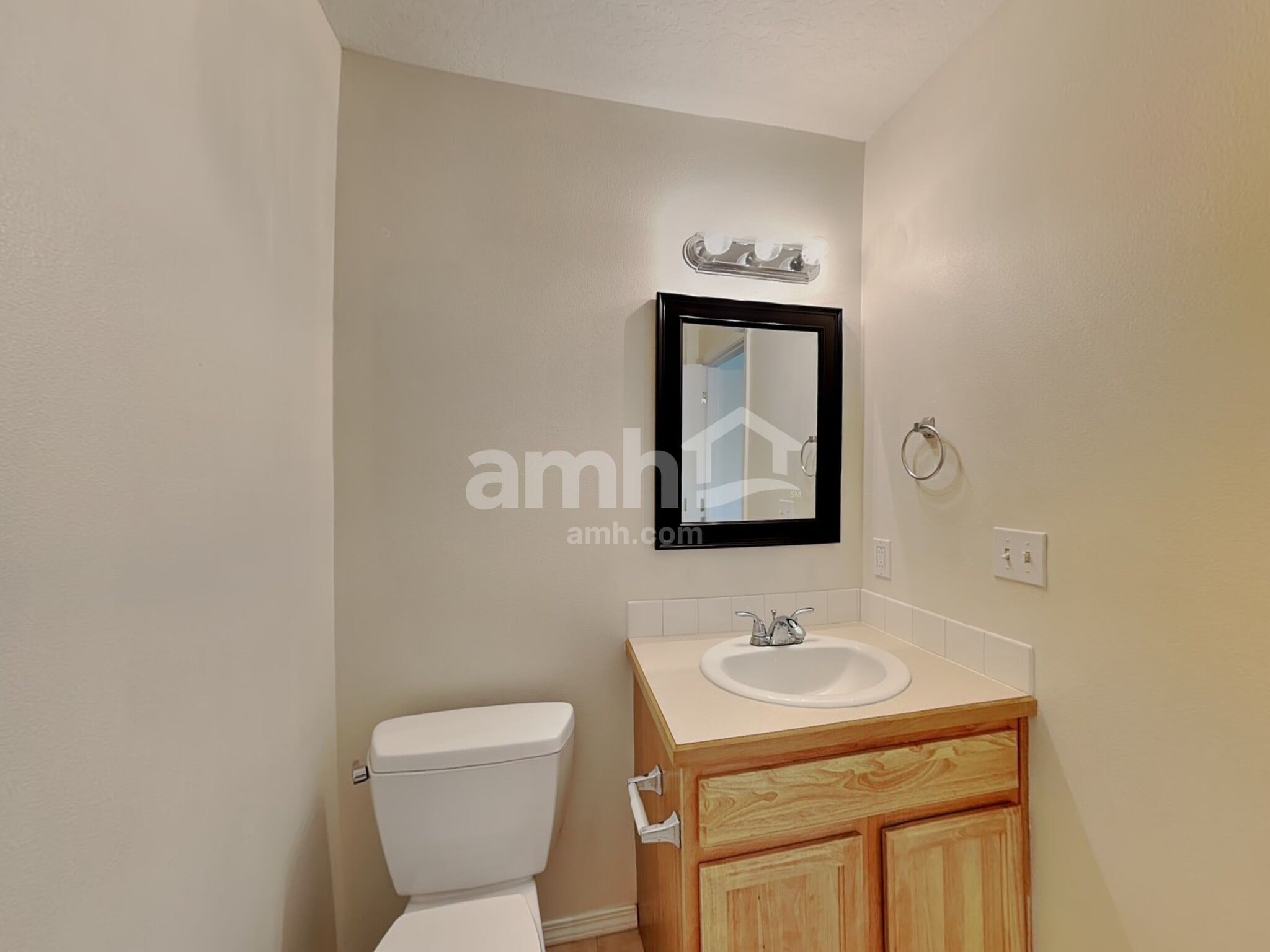 Building Photo - 9551 W Portola Dr