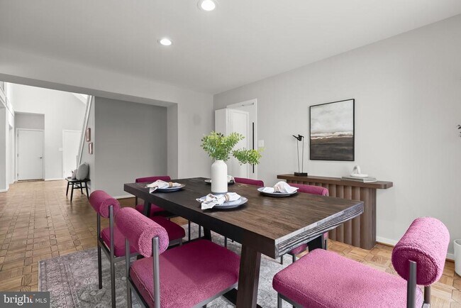Building Photo - 5 Whitebridge Ct