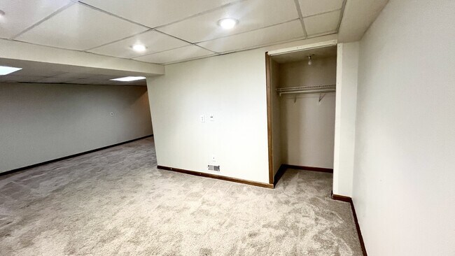 Building Photo - 6865 Barker Dr