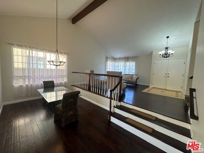 Building Photo - 6501 Bradley Pl