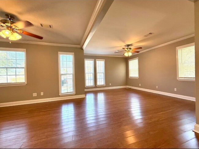 Building Photo - 223 Westmont Dr