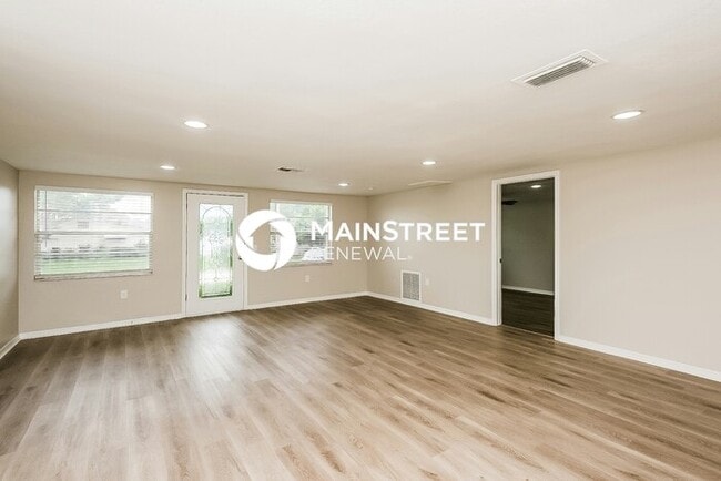 Building Photo - 3 Bedroom Pet-Friendly Home in NEW PORT RICHEY, FL with Main Street Renewal