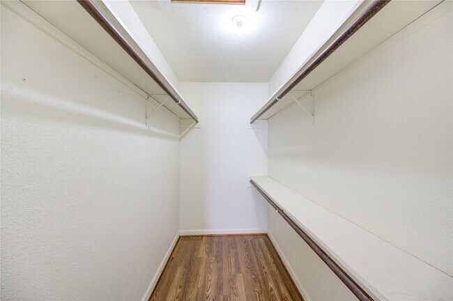 Building Photo - 6500 Sands Point Dr