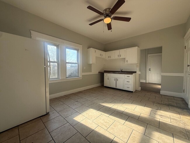 Building Photo - 4350 W 28th St