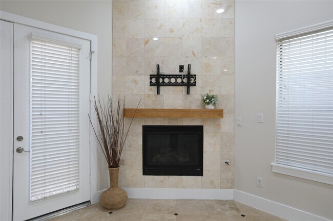 Building Photo - 1608 Patterson St