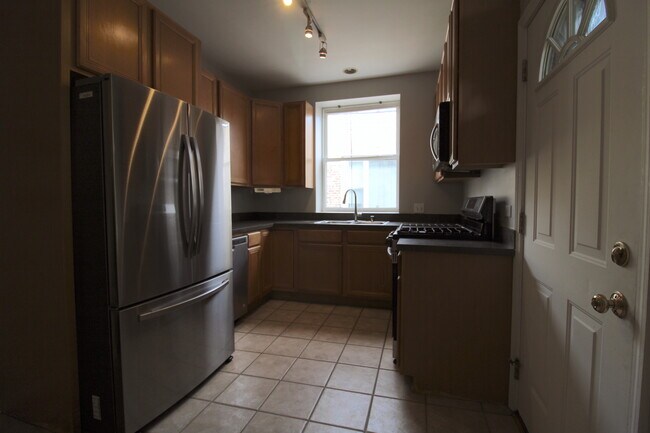 Building Photo - 1517 W Jonquil Terrace