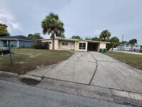 Building Photo - 1040 Hickory Ln