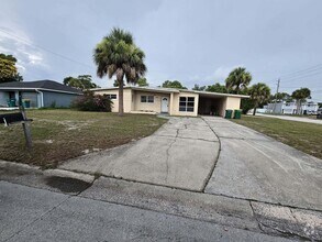 Building Photo - 1040 Hickory Ln