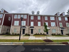 Building Photo - Lovely Colvard Farms Townhouse