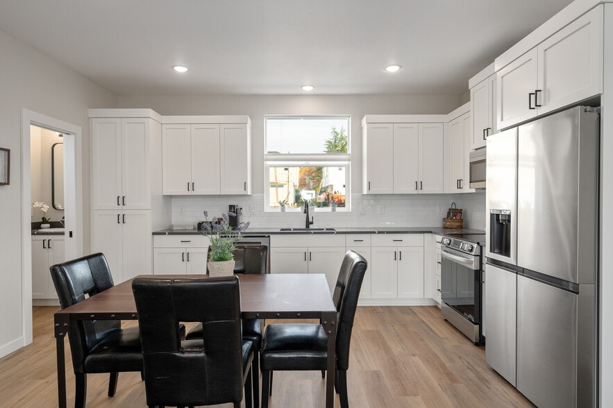 Building Photo - 2834 N Crater Ln