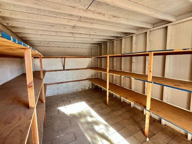 Building Photo - 3 Bd 3 Ba + Office + Den + Arizona Room!
