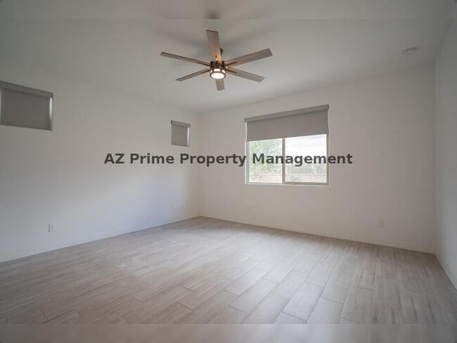 Building Photo - 16512 W Desert Ln