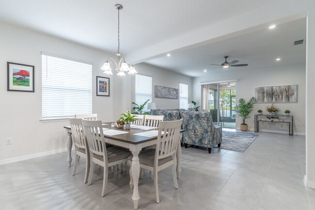 Building Photo - 2721 Chantilly Ave