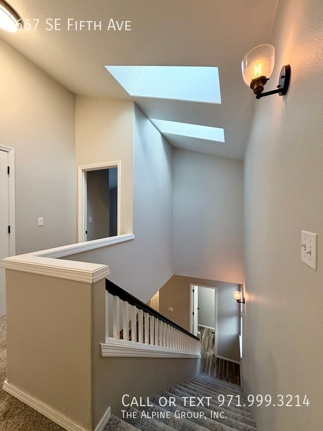 Building Photo - 667 SE Fifth Ave-