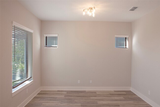 Building Photo - 18634 Imagination Way