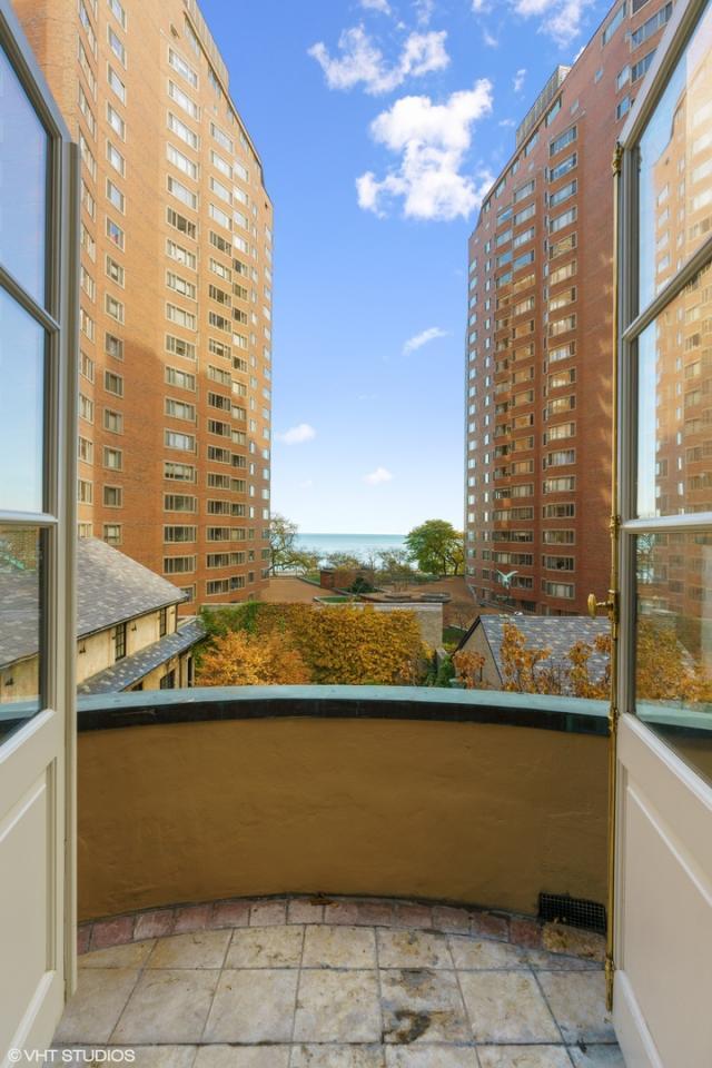 Building Photo - 2 bedroom in Chicago IL 60610