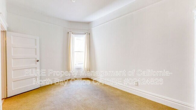 Building Photo - 28 Cunningham Pl