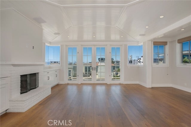 Building Photo - 328 28th St