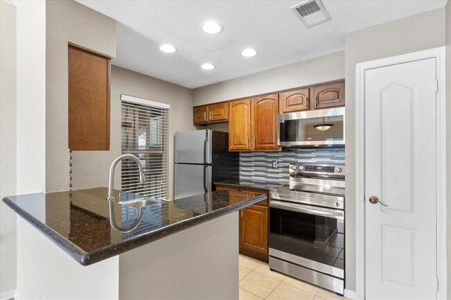 Building Photo - 6000 Shepherd Mountain Cove