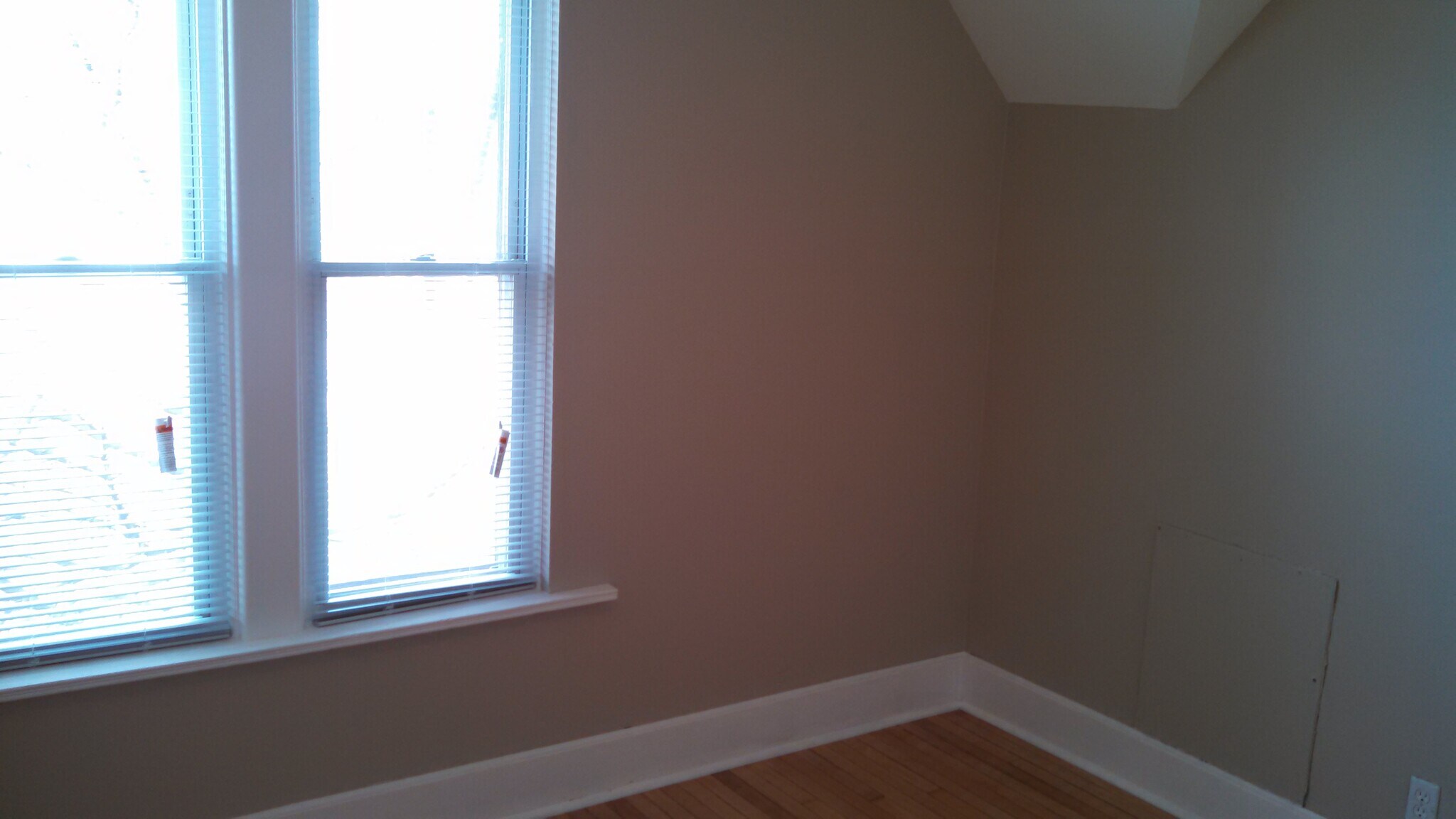 Building Photo - 2516 S Logan Ave