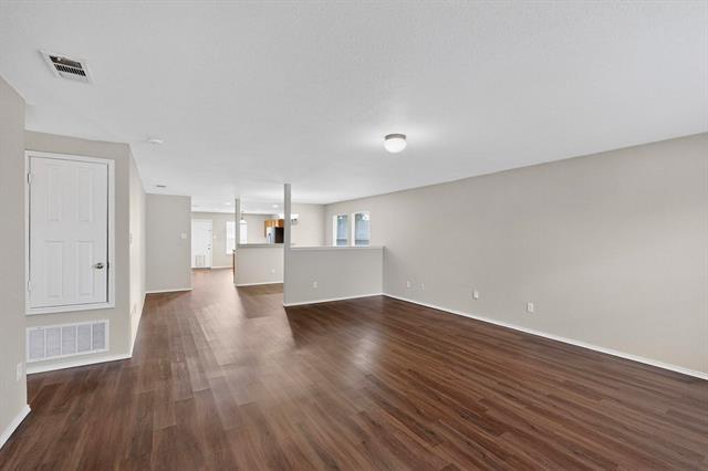 Building Photo - 708 Lark Dr