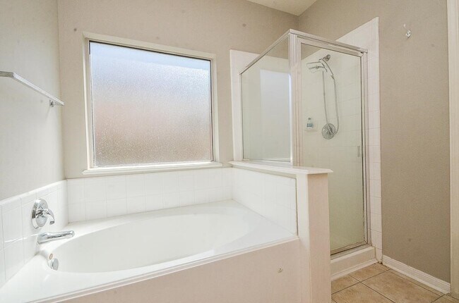 Building Photo - 18334 Grove Brook Ln
