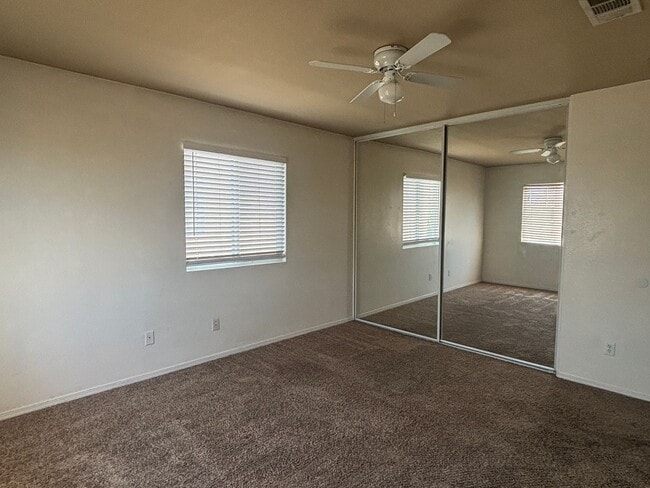 Building Photo - 44321 Sunmist Ct