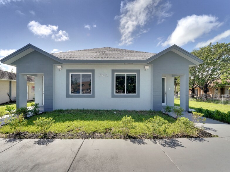 Building Photo - 760 SW 10th St