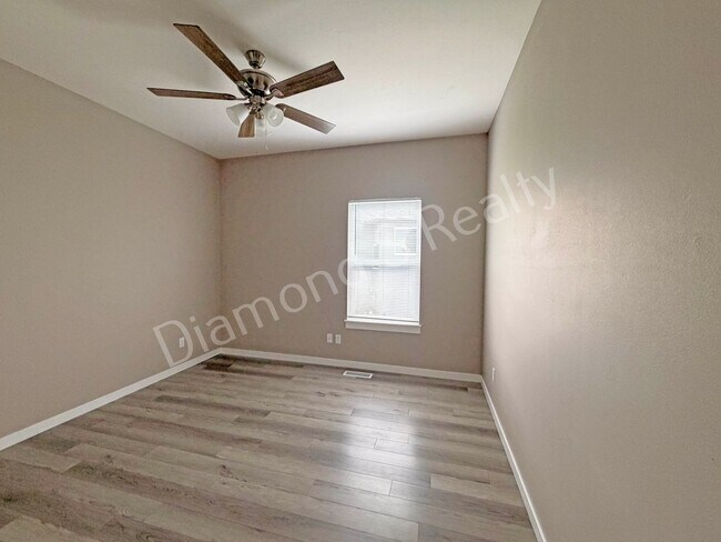 Building Photo - 2124 N Bradbury Ln