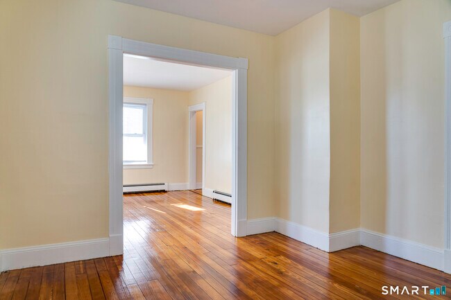 Building Photo - 303 Millville Ave