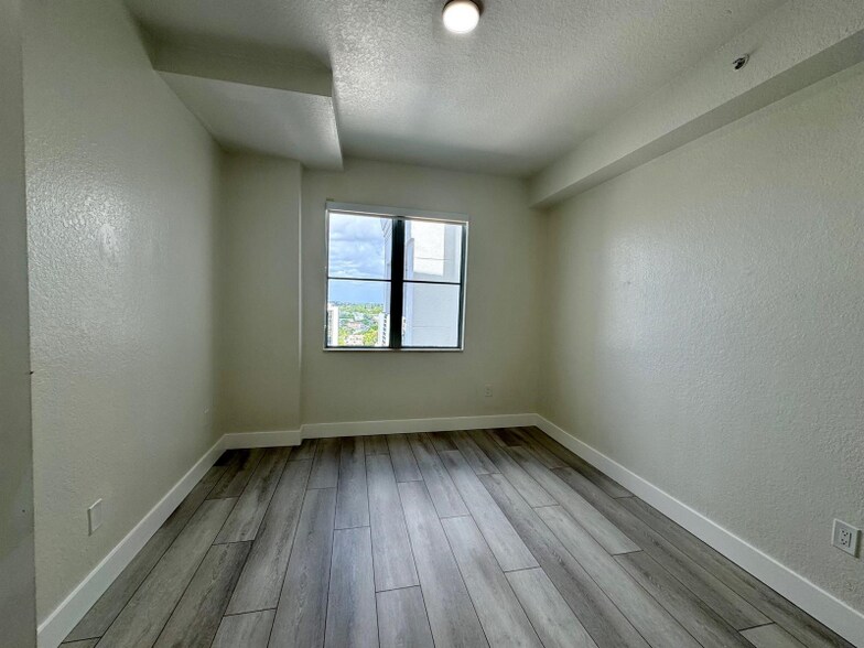 Building Photo - 1830 Radius Dr