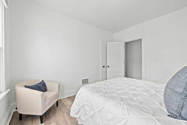 Building Photo - 64 N 20th St