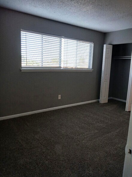 Building Photo - 6319 Newtown Cir