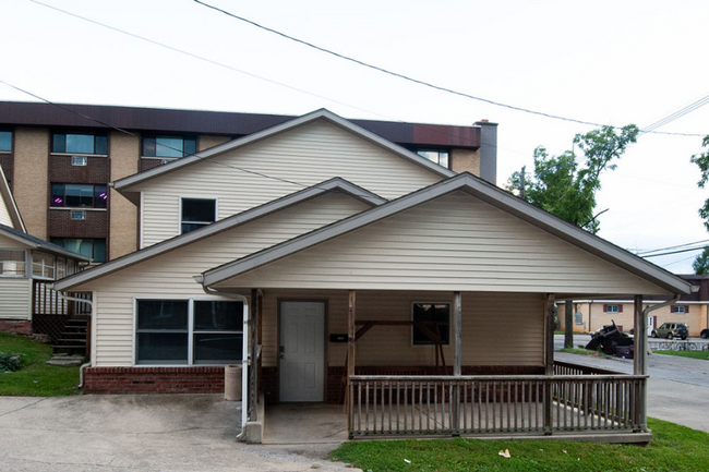 Building Photo - 416.5 S Dunn St